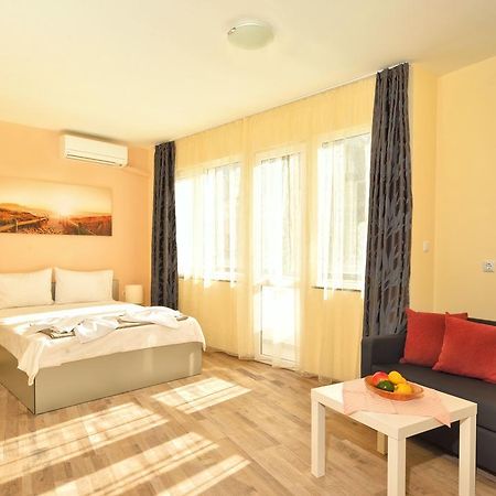 Central Studio #3 Burgas Bagian luar foto