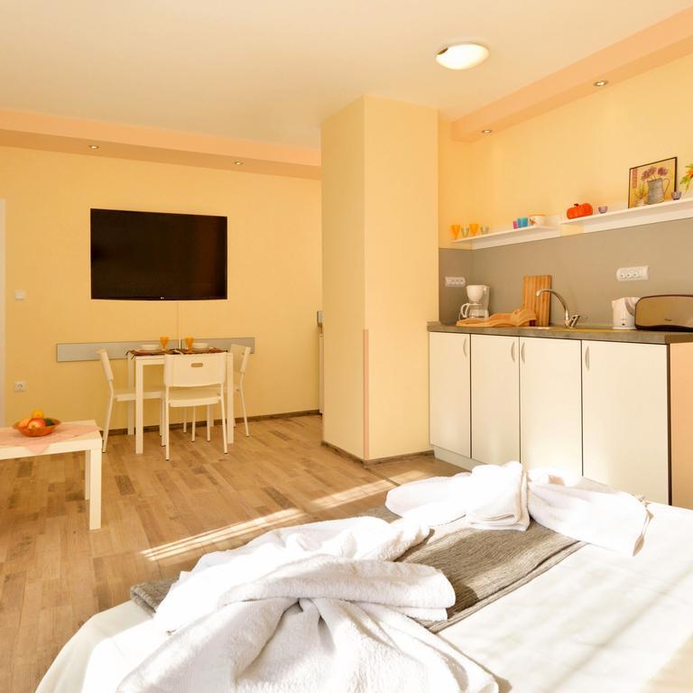 Central Studio #3 Burgas Bagian luar foto